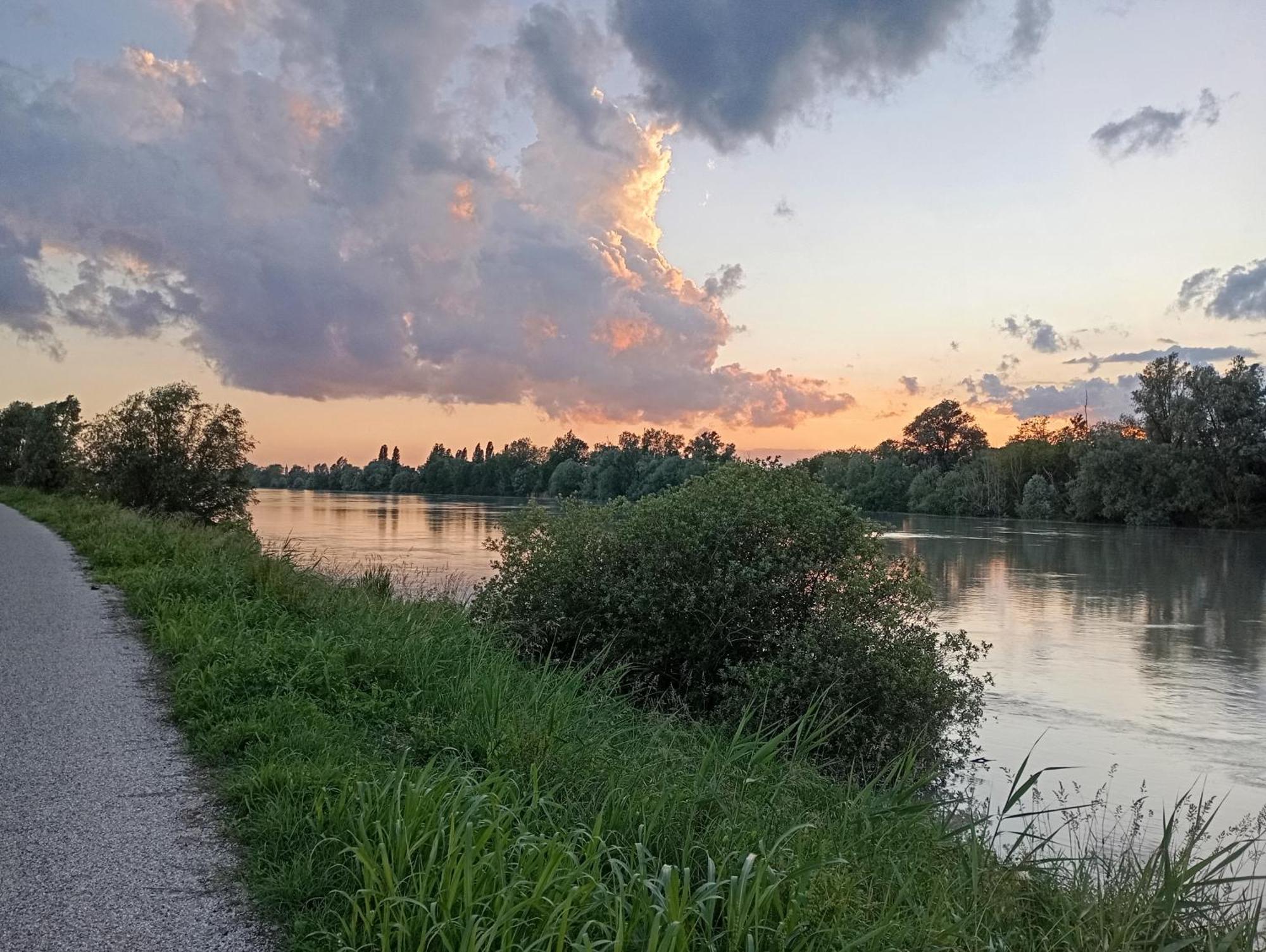Casa Vacanze Nel Delta Del Po Taglio di Po 外观 照片