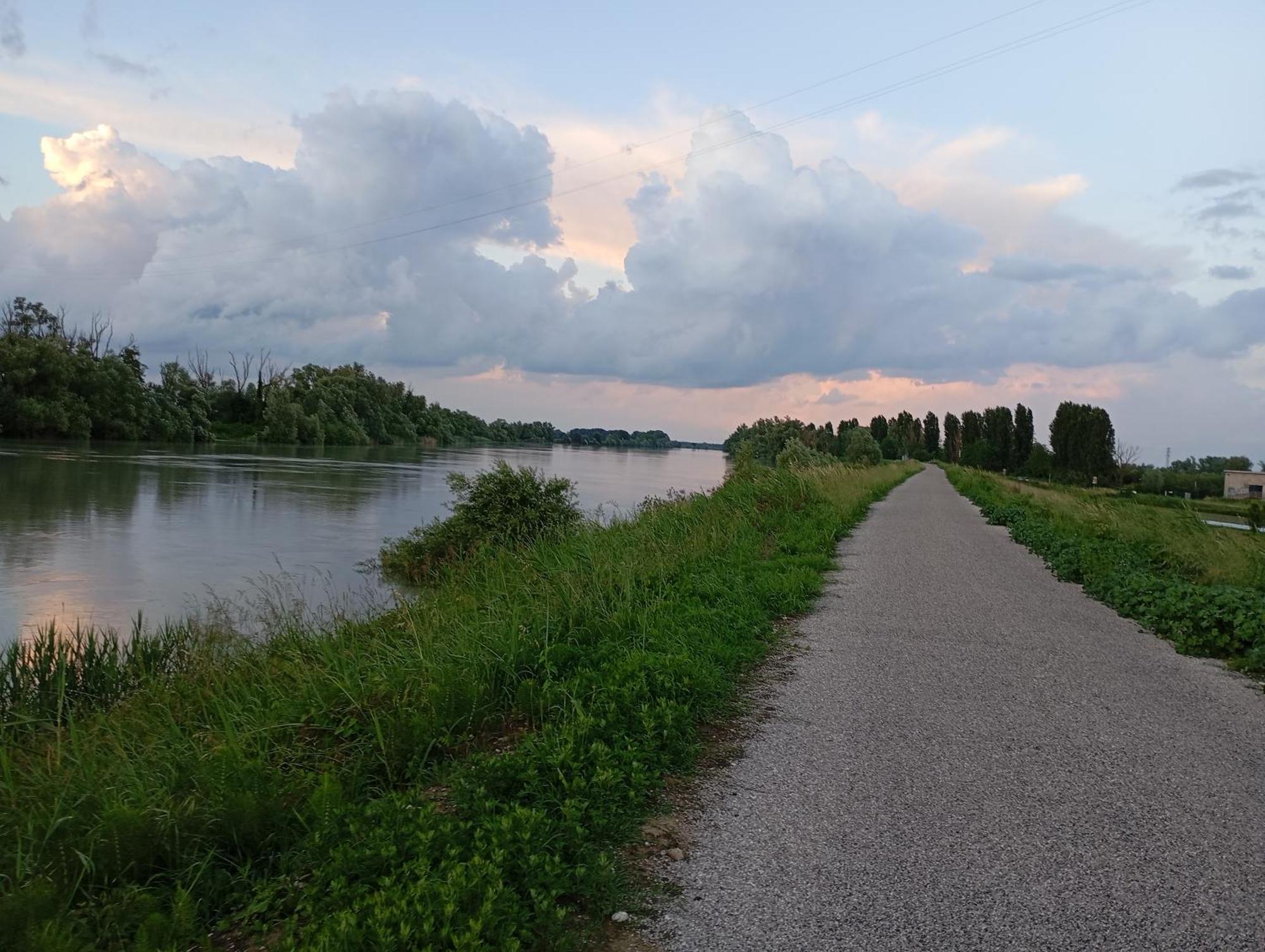 Casa Vacanze Nel Delta Del Po Taglio di Po 外观 照片